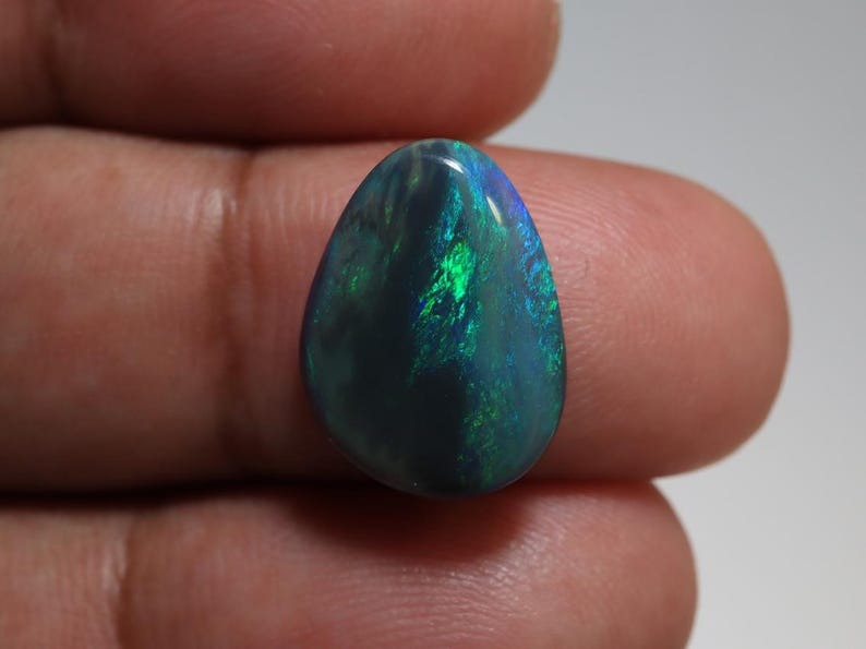 4.25 Ct. Lightning Ridge Black Opal TOG-1134