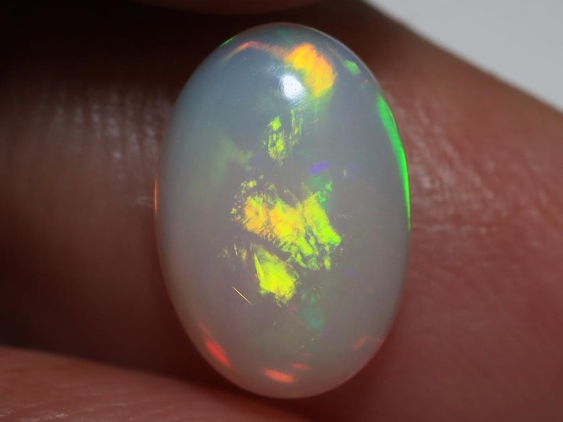 1.6 Ct. Welo Crystal Polished Opal TOG-1028