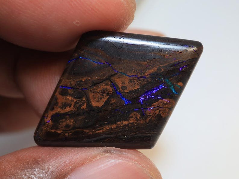 22.60 Ct. Winton Boulder Polished Opal TOG-1843