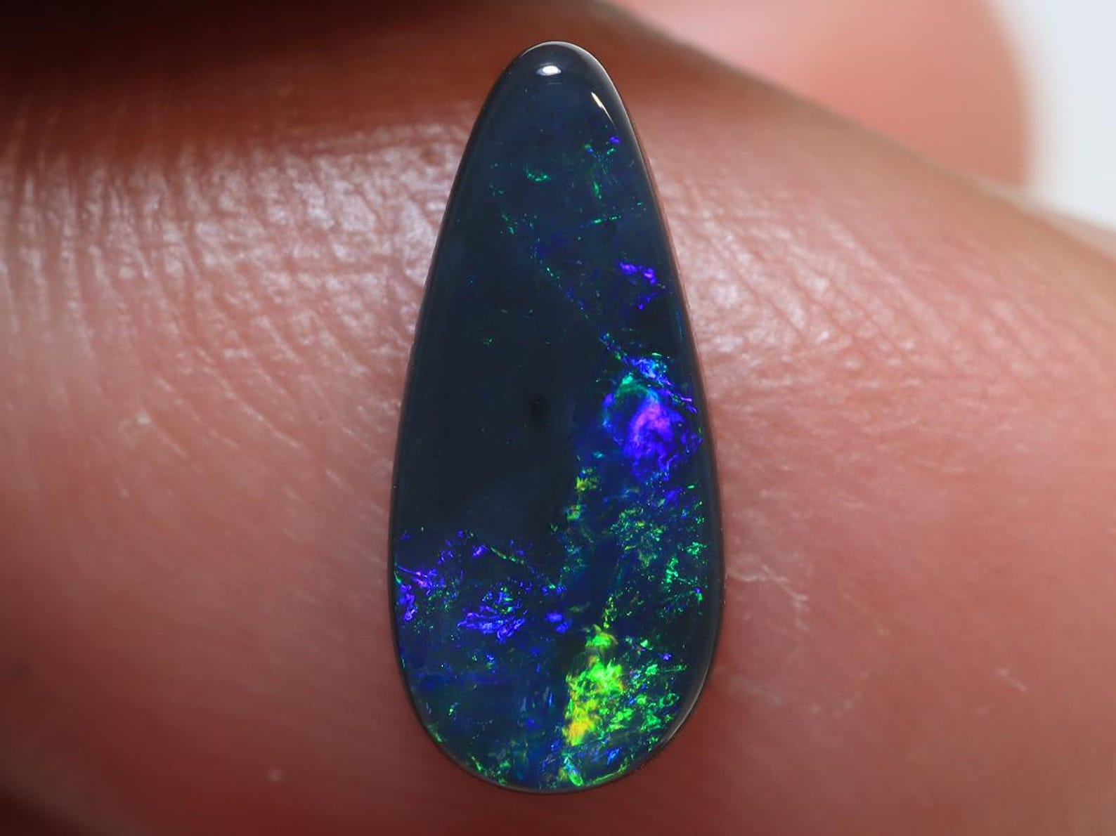 0.80 Ct. Lightning Ridge Black Opal TOG-967