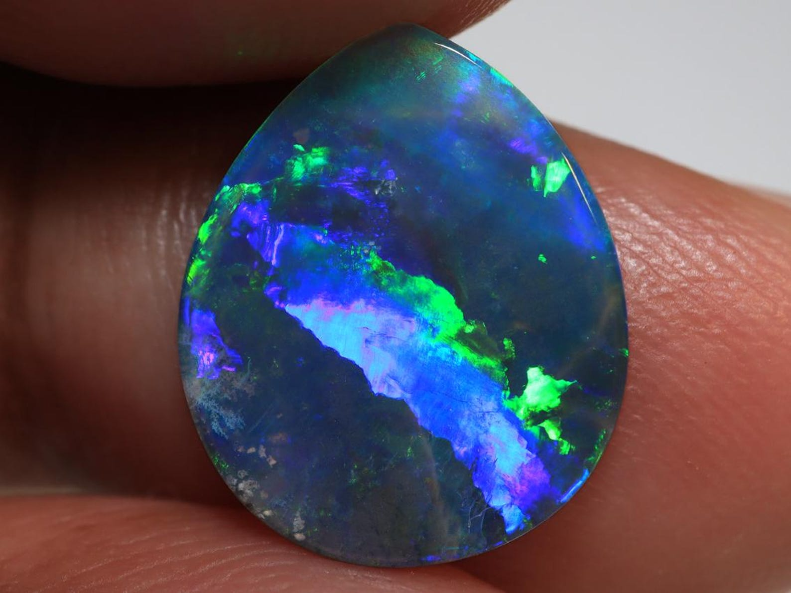 1.45 Ct. Lightning Ridge Black Opal TOG-1027