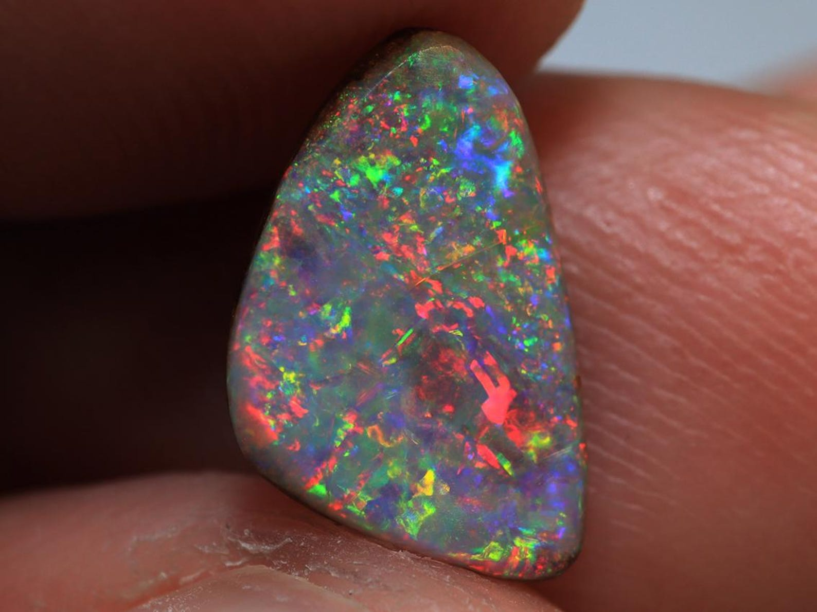 1.90 Ct. Gem Sparkling Multi Fire Colour Pipe Crystal Boulder Opal TOG-1992