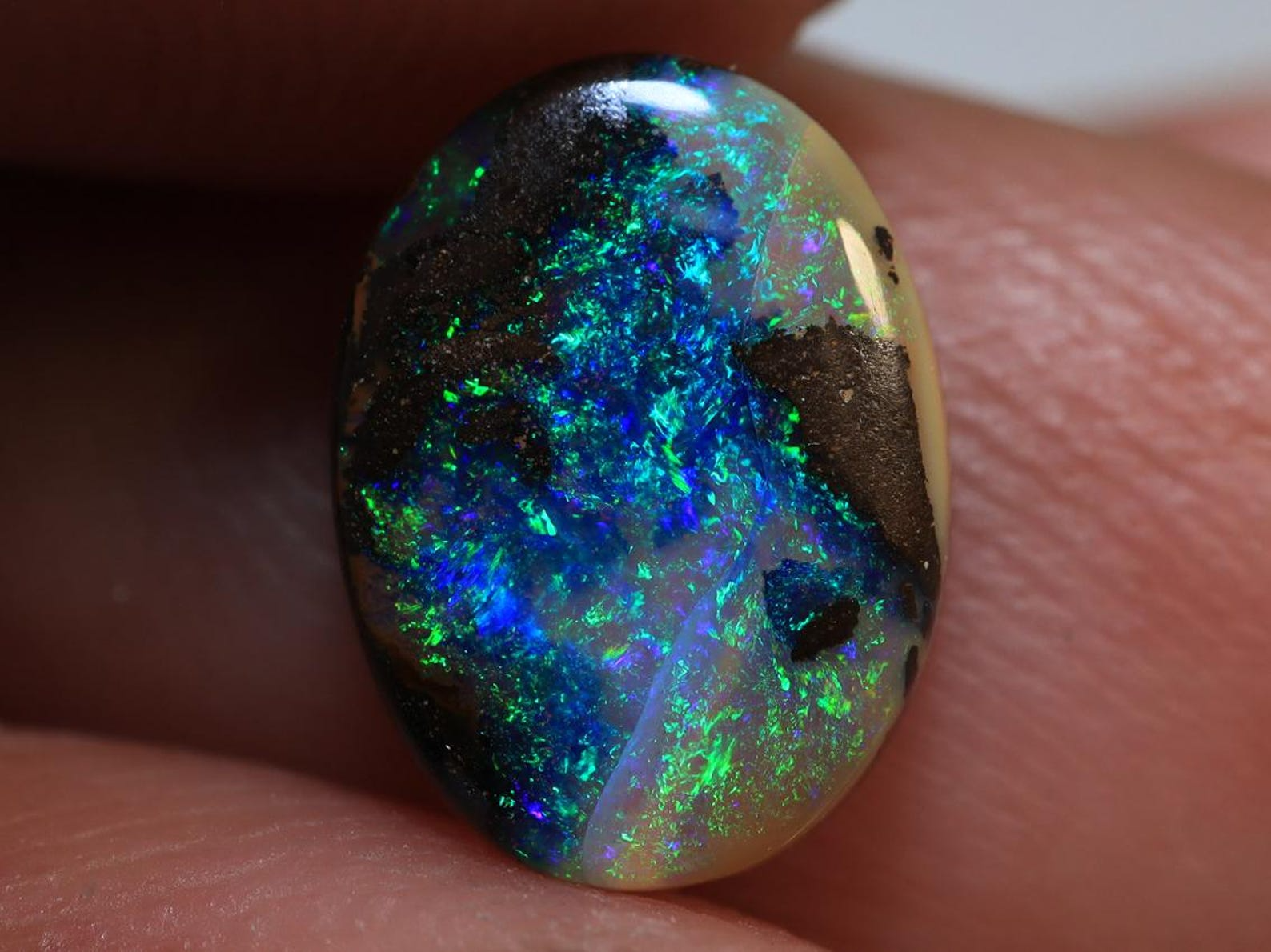2.35 Ct. Winton Boulder Polished Opal TOG- 1937