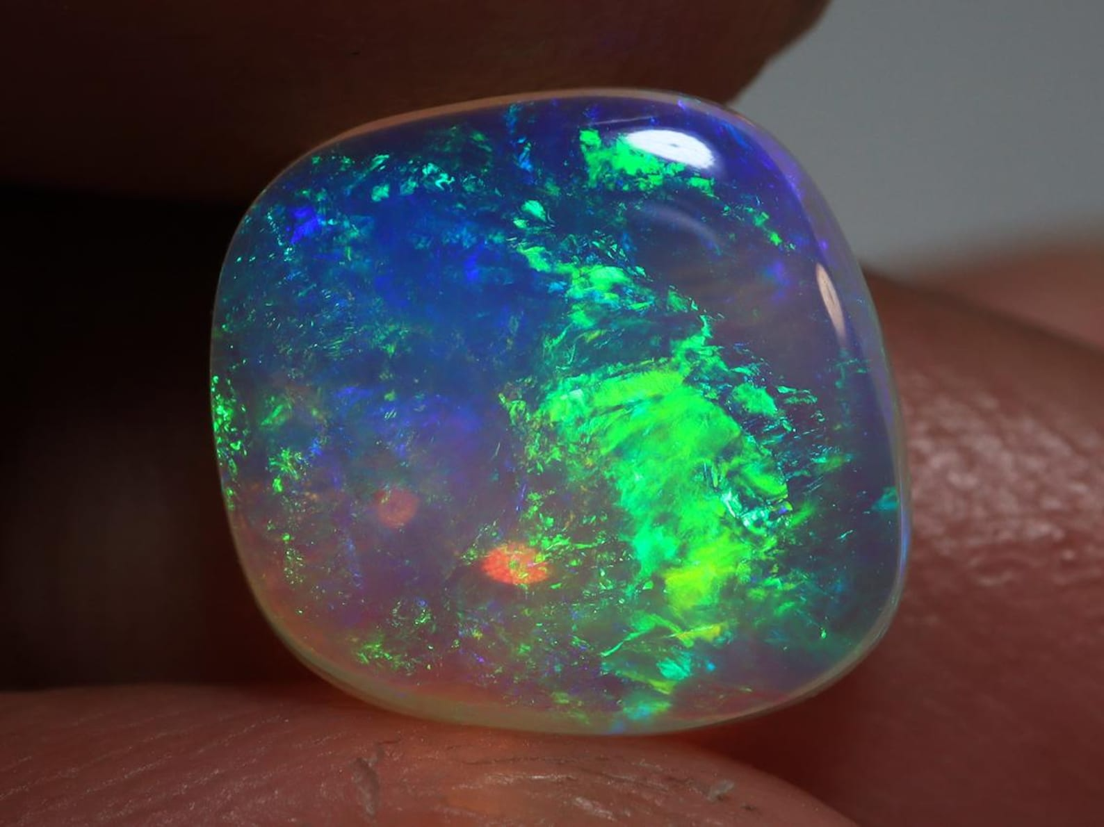 2.70 Ct Lightning Ridge Crystal Opal TOG- 939
