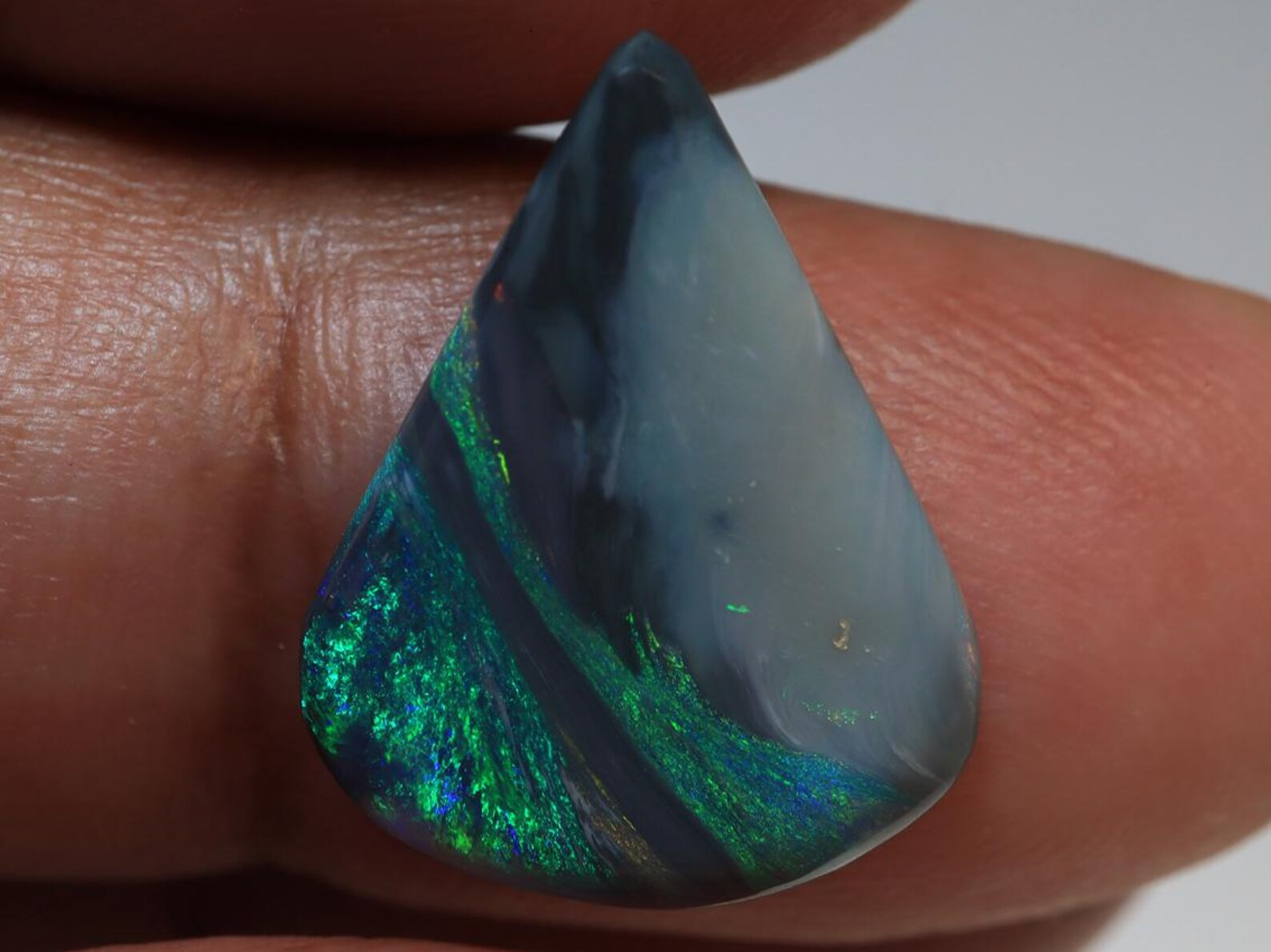 4.90 Ct. Lightning Ridge Black Opal TOG-926