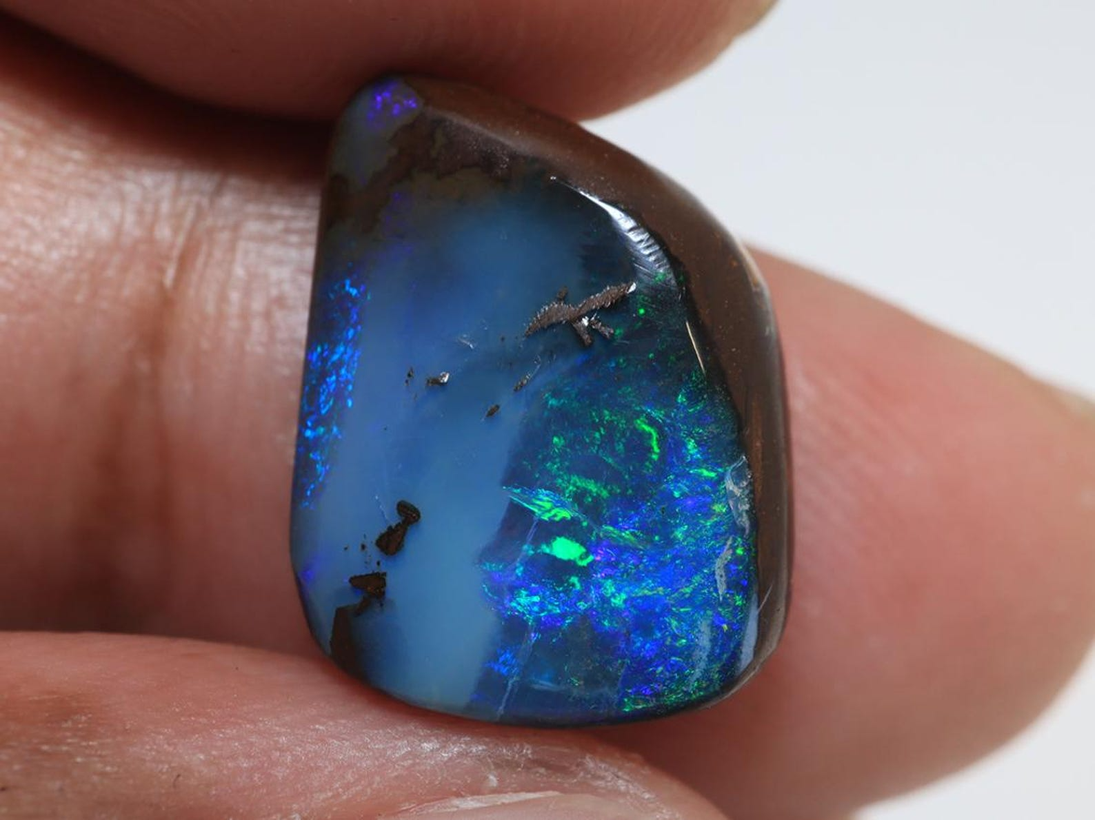 9.30 Ct. Polished Boulder Opal TOG-1664