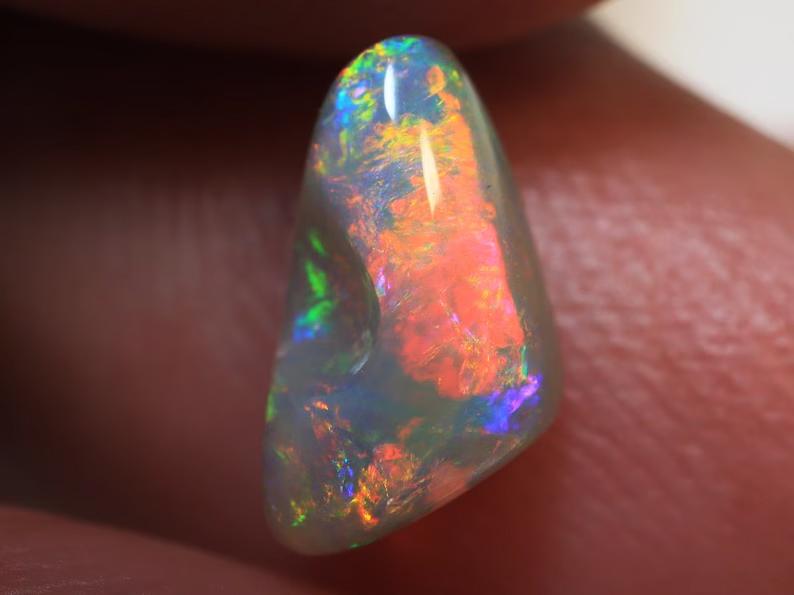 1.25 Ct. Lightning Ridge Dark Opal TOG-810