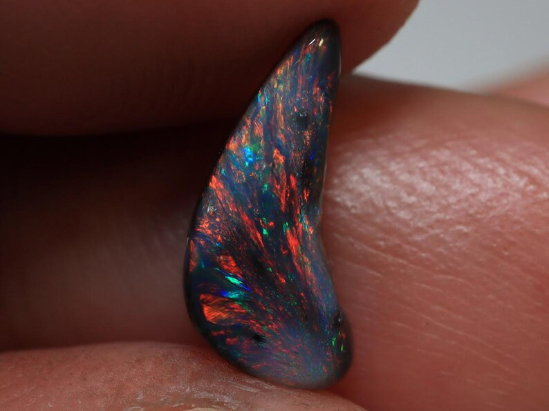 1.00 Ct. Lightning Ridge Black Opal TOG-1058