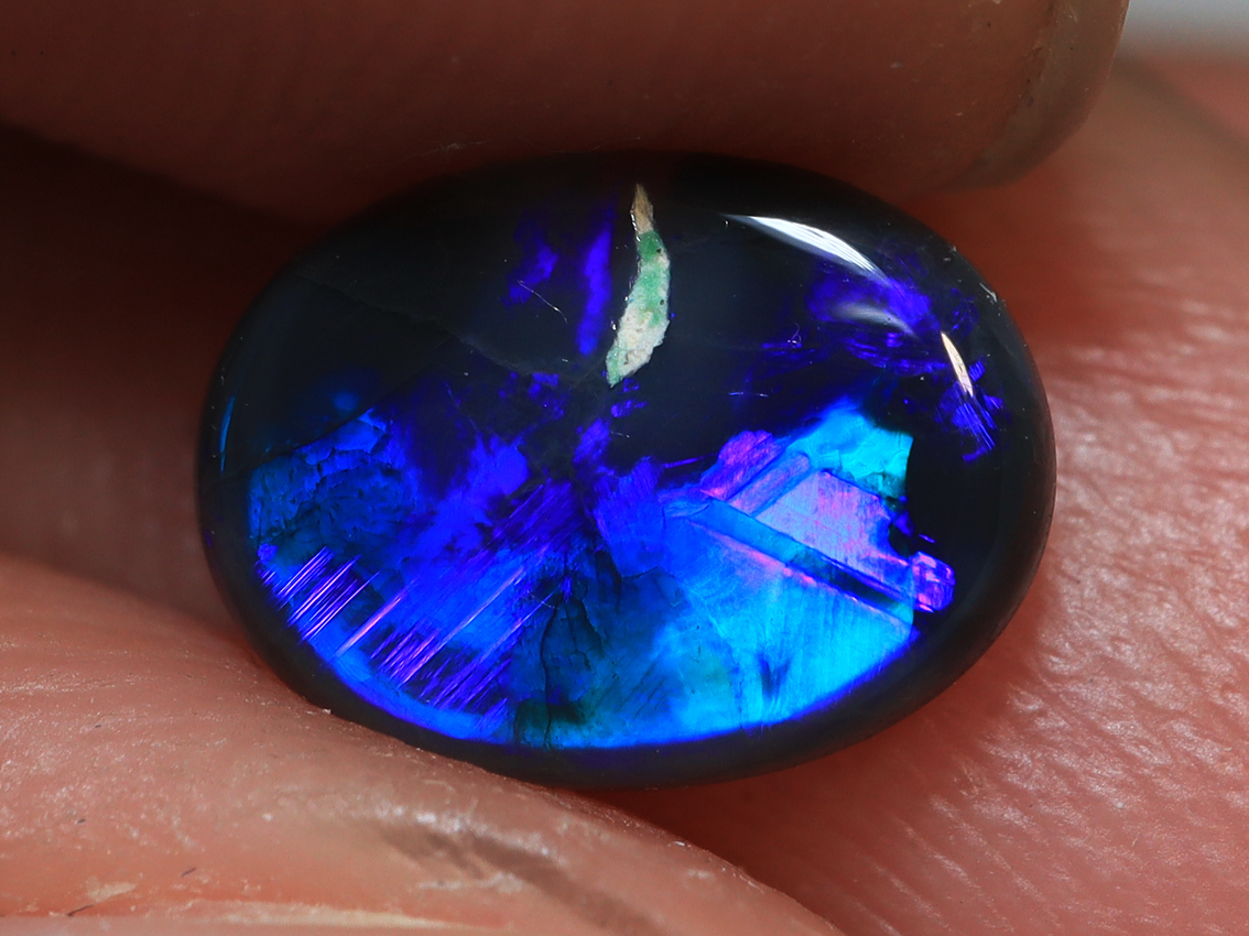 0.80 Ct. Lightning Ridge Black Opal TOG-1086